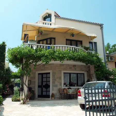 Aneta Apartment *