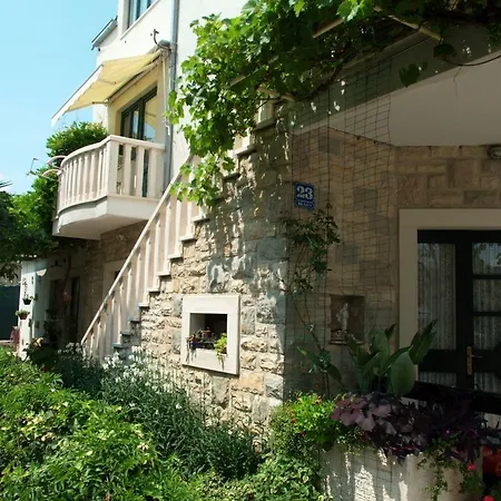 Apartment Aneta Baska Voda