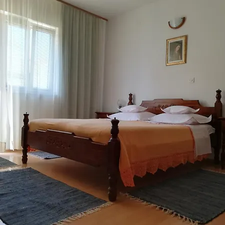 Apartment Aneta Baska Voda